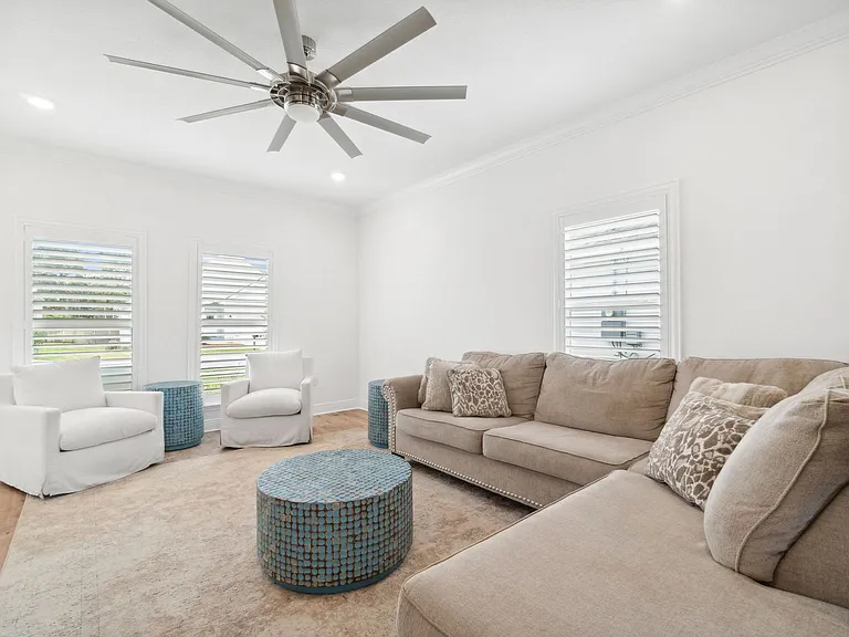 627 Las Roblas Grande Dr — Photo 7