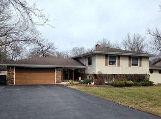 28W250 Hillview Ave, West Chicago, IL
