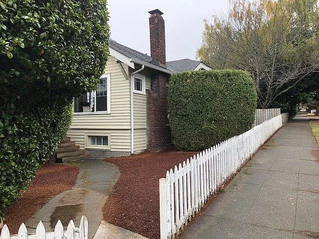 1400 W Boston St — Photo 1