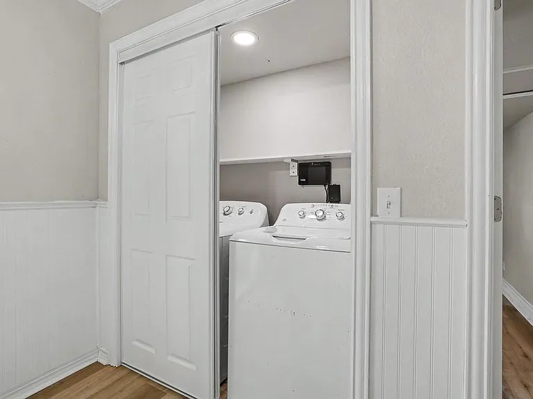 1112 N Lockhart St — Photo 16