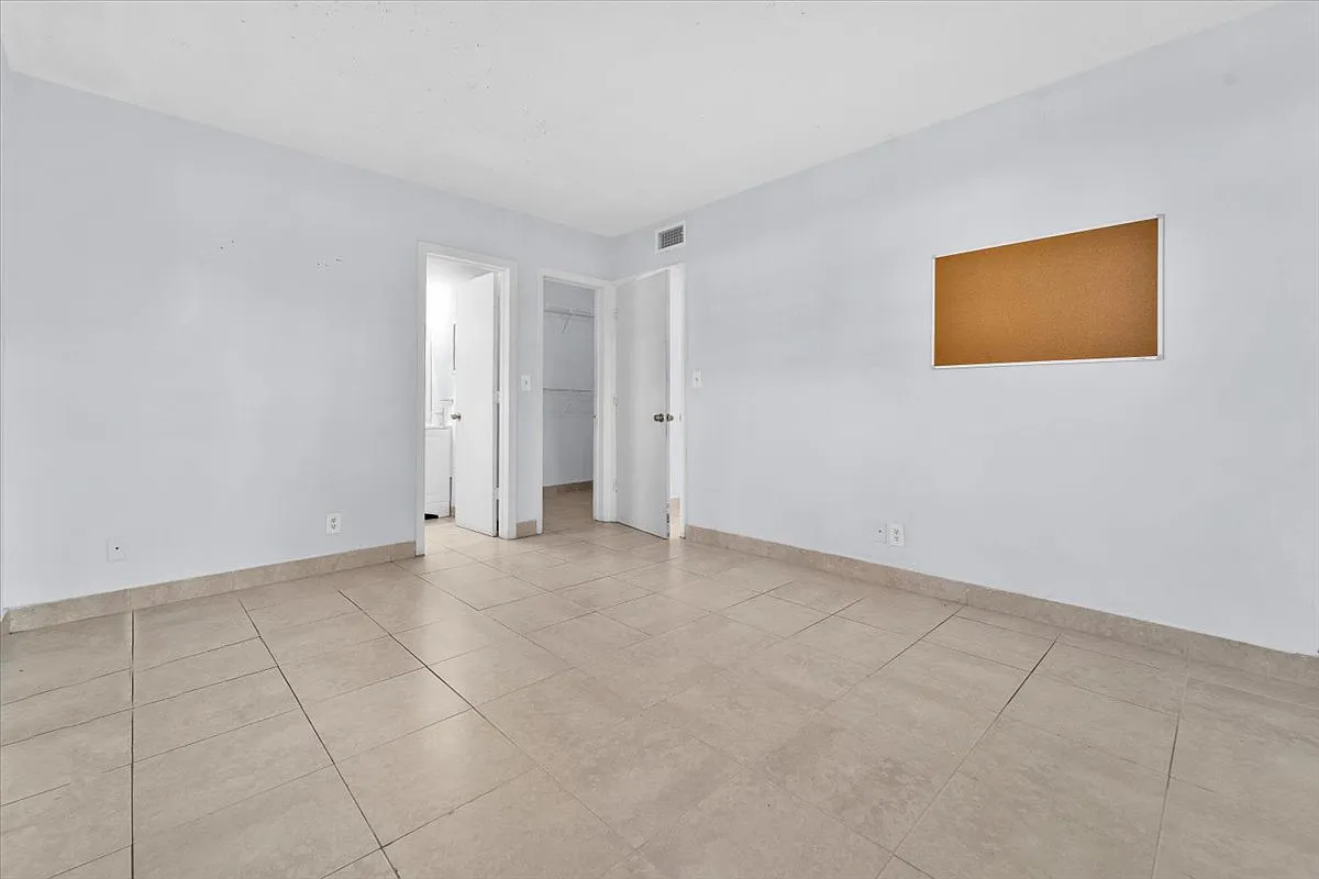 Building Photo - 374 Sunshine Dr #K3
