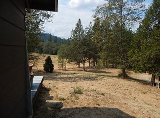 585 S Espey Rd, Grants Pass, OR 97527