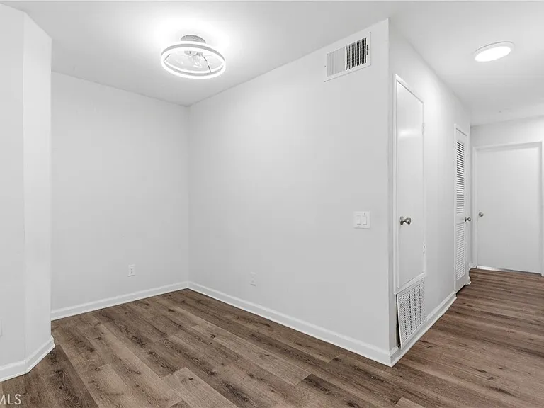 18209 Sierra Hwy #30 — Photo 16