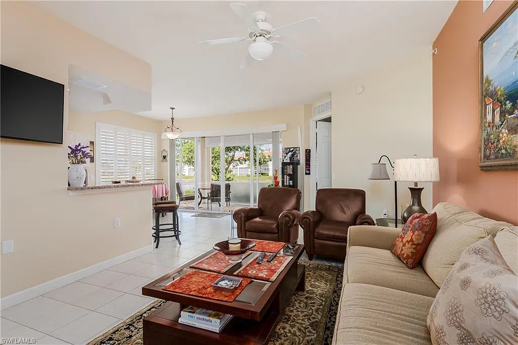 3 bed, 2.0 bath, 1573 sqft, $4,200 — Photo 3