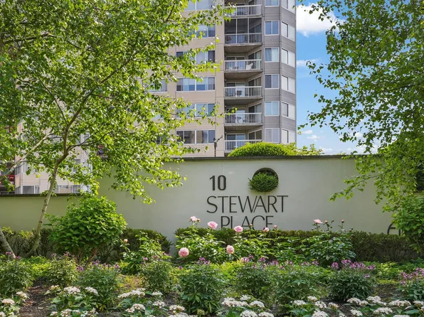 10 Stewart Place #7CE, White Plains, NY 10603