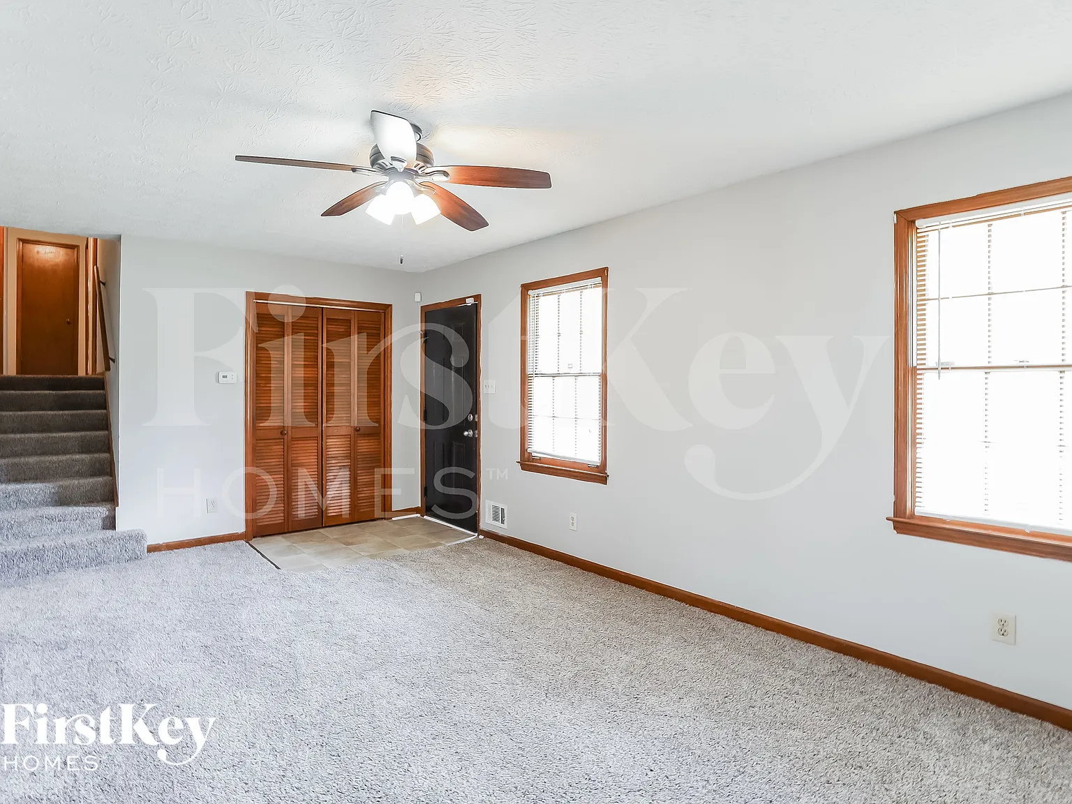 3 bed, 2.5 bath, 1572 sqft, $1,705 — Photo 2