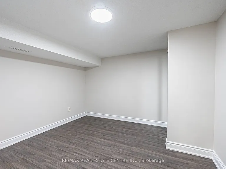 2 Milner Rd #BASEMENT — Photo 21