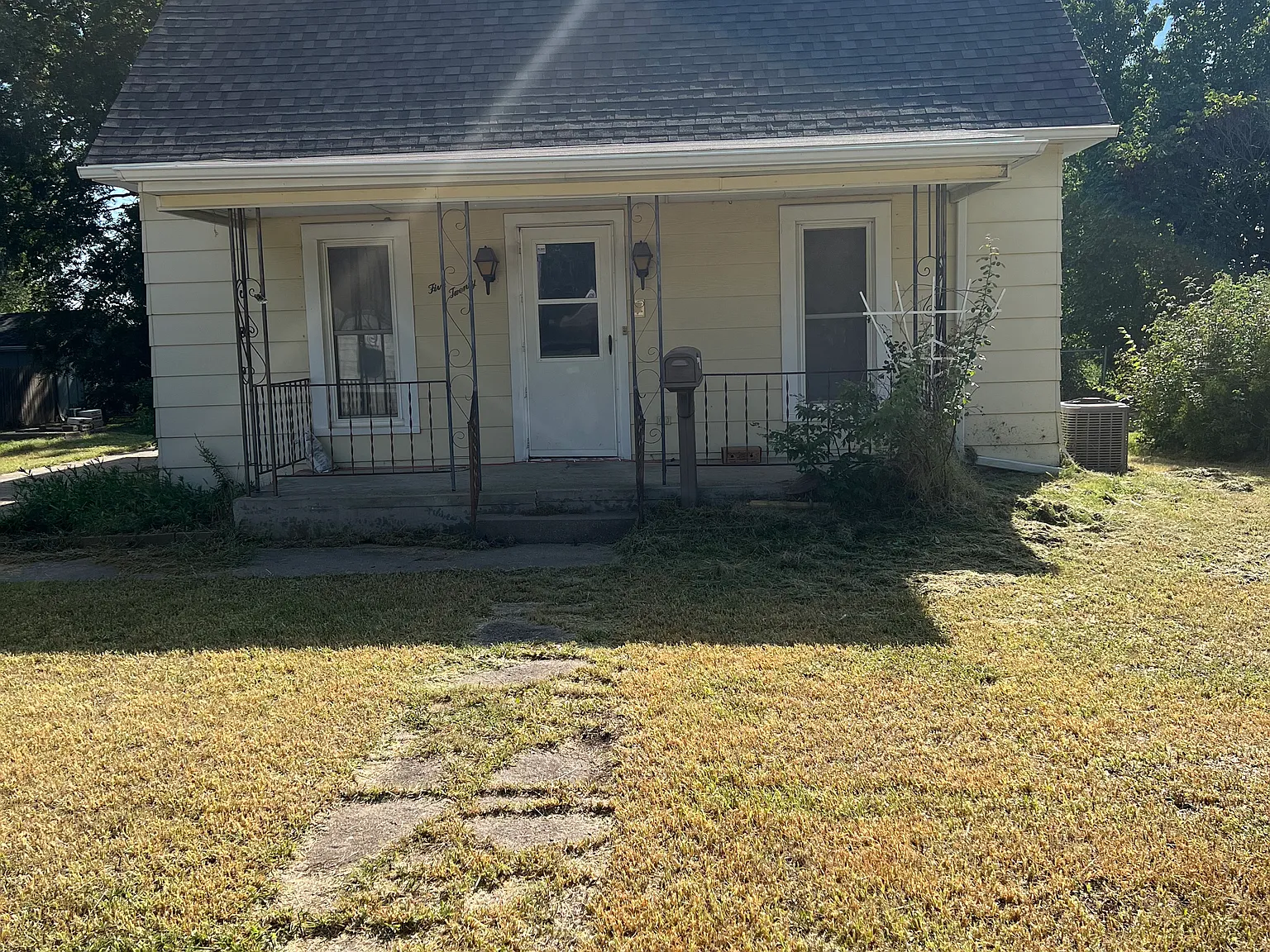 S East St, Herington — Photo 1