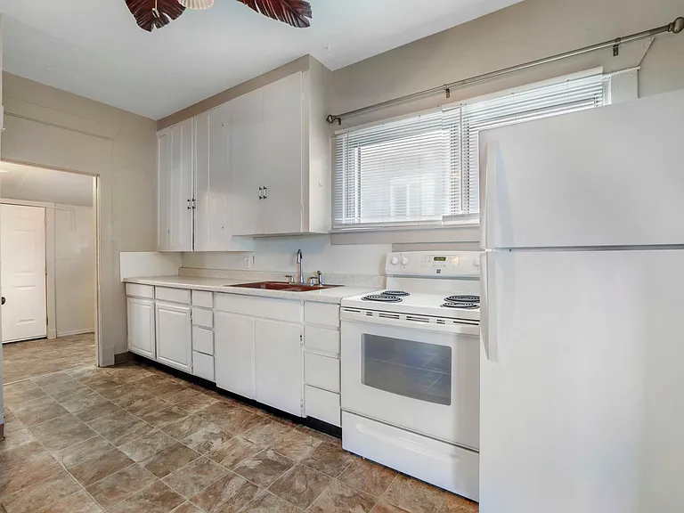 1843 Overland Ave — Photo 17