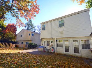 15 Piccadilly Rd, Great Neck, NY 11023