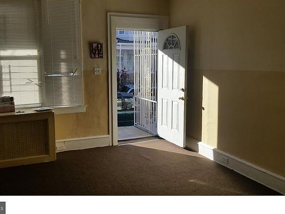 3rd image of 4421 N Franklin St