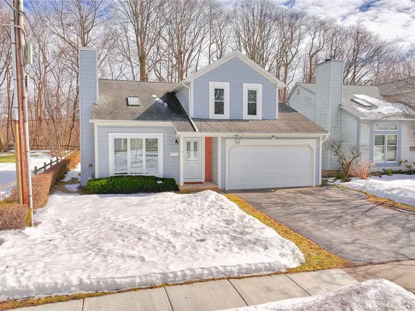393 Burley Rd N, Rochester, NY 14612