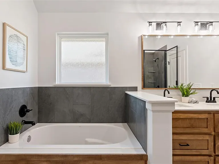 5008 Misty Wood Ln — Photo 22