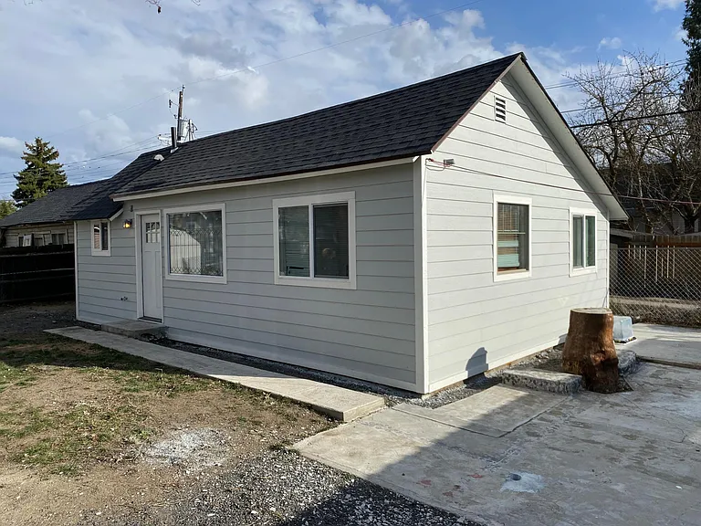 1020 E Sanson Ave — Photo 16