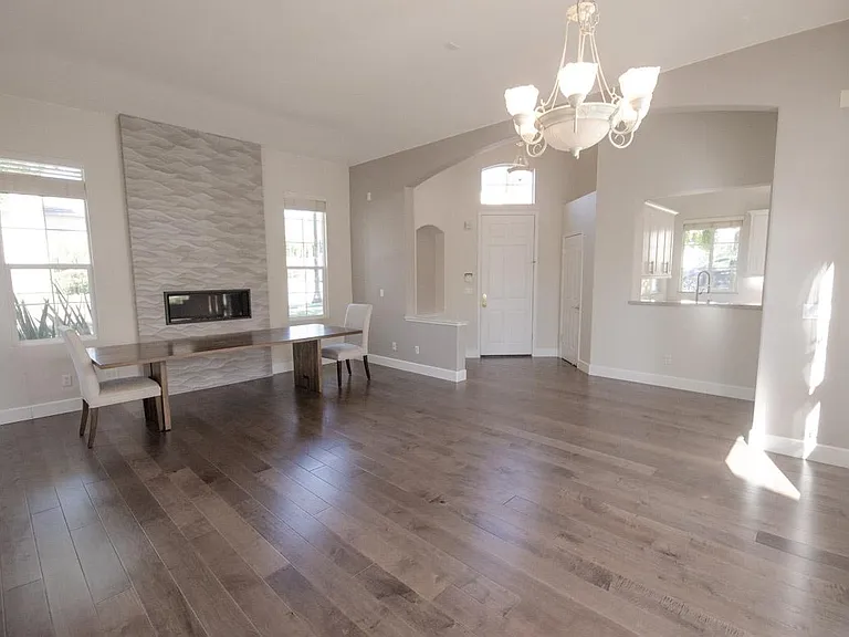 3220 Vernazza Ave — Photo 4