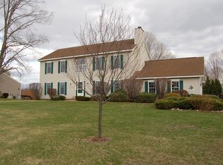 9 Robert Ln, Rensselaer, NY 12144