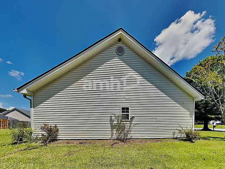 632 Stonebridge Cir — Photo 20