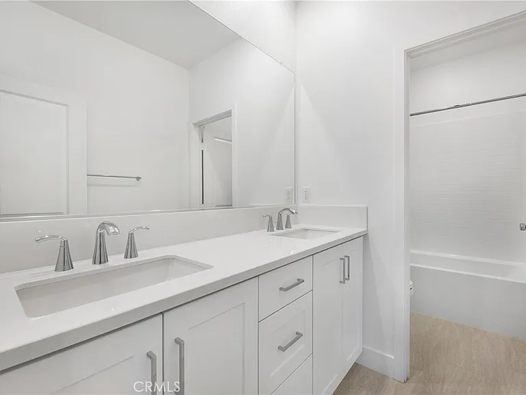 141 Dolores — Photo 17