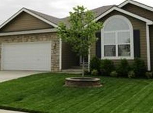 16135 Margie Ln, Basehor, KS 66007