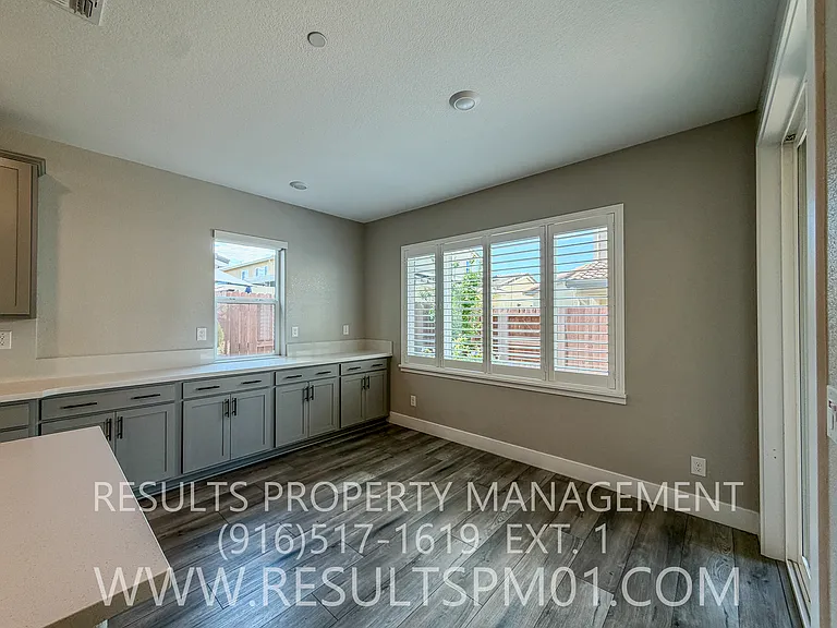 587 River St — Photo 17