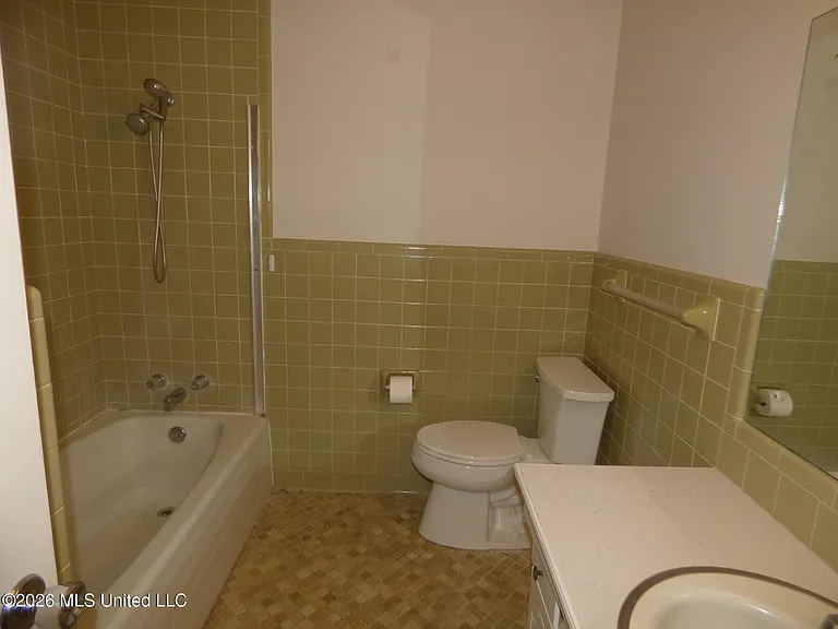 238 Westview Cir — Photo 6