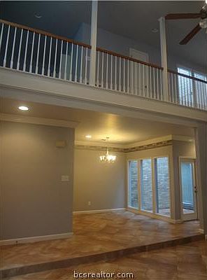 4th image of 211 Chimney Hill Dr