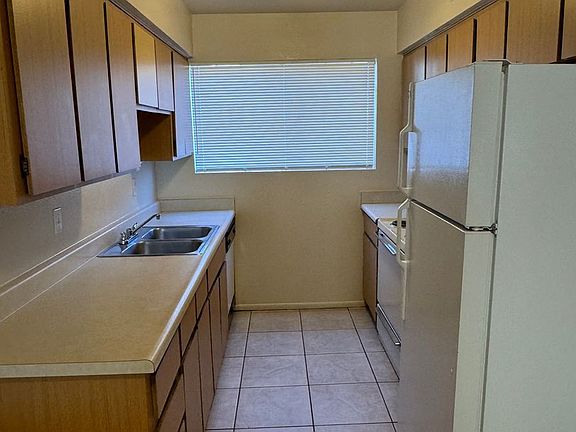 5th image of 217 E Washington Ave APT 102