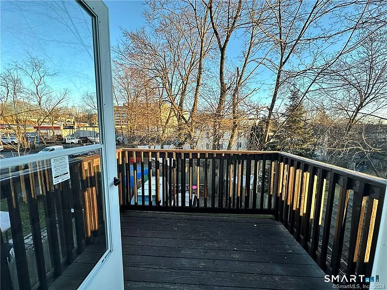 18 Cold Spring Rd — Photo 18