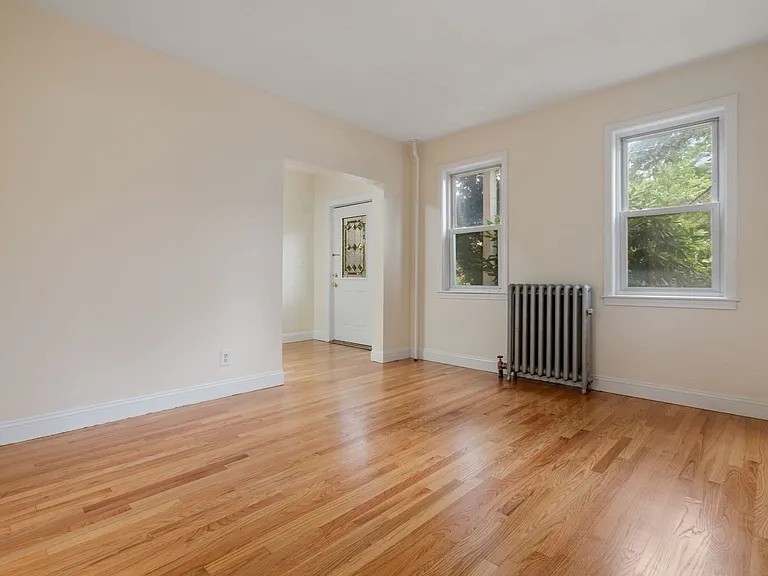 10 Frances St #10 — Photo 9