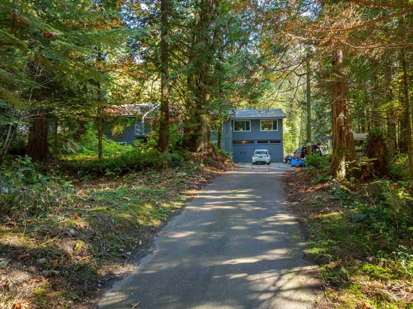 12114 Rothsay St, Maple Ridge, BC V2W 1E2