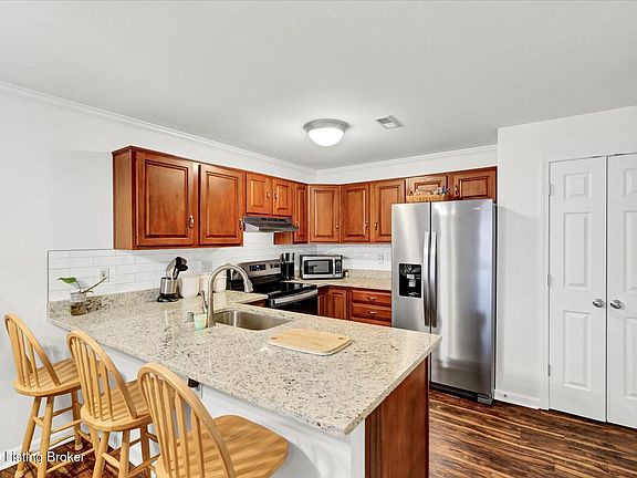 4th image of 115 Bradford Pl