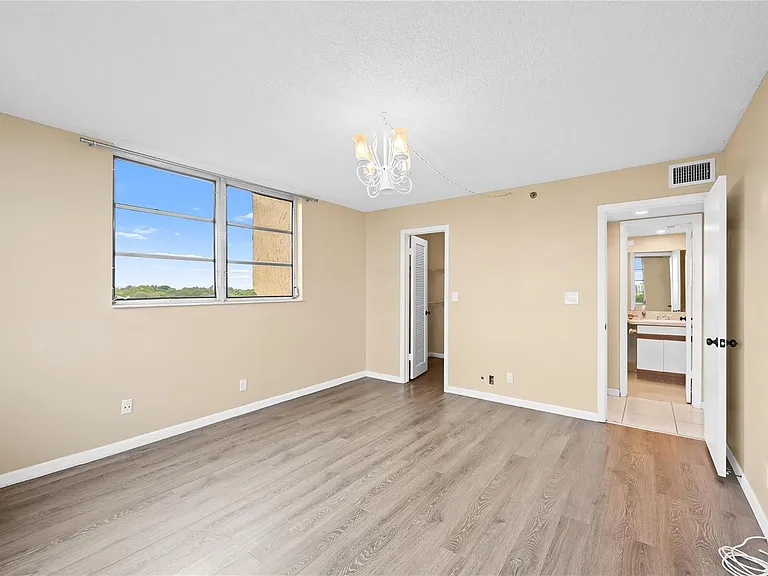 3300 W Rolling Hills Cir #610 — Photo 14