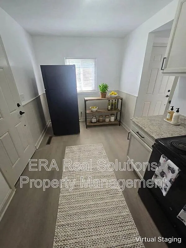 3 bed, 1.0 bath, 1106 sqft, $1,500 — Photo 3