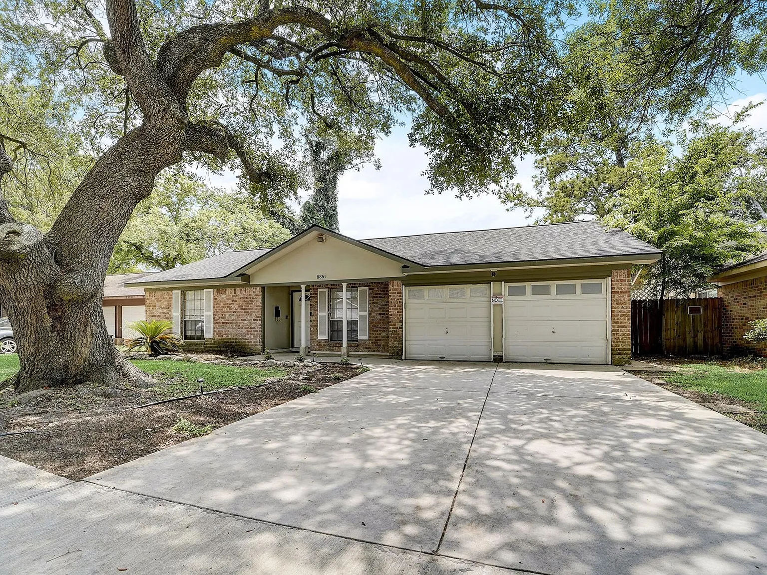 4 bed, 2.0 bath, 1666 sqft, $3,950 — Photo 2