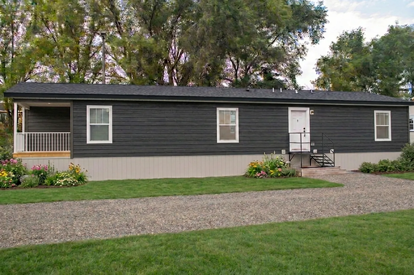 545 Tower View Ave - 4BD-2.5BA — Photo 2