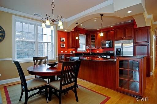 4th image of 3504 N Southport Ave #3S