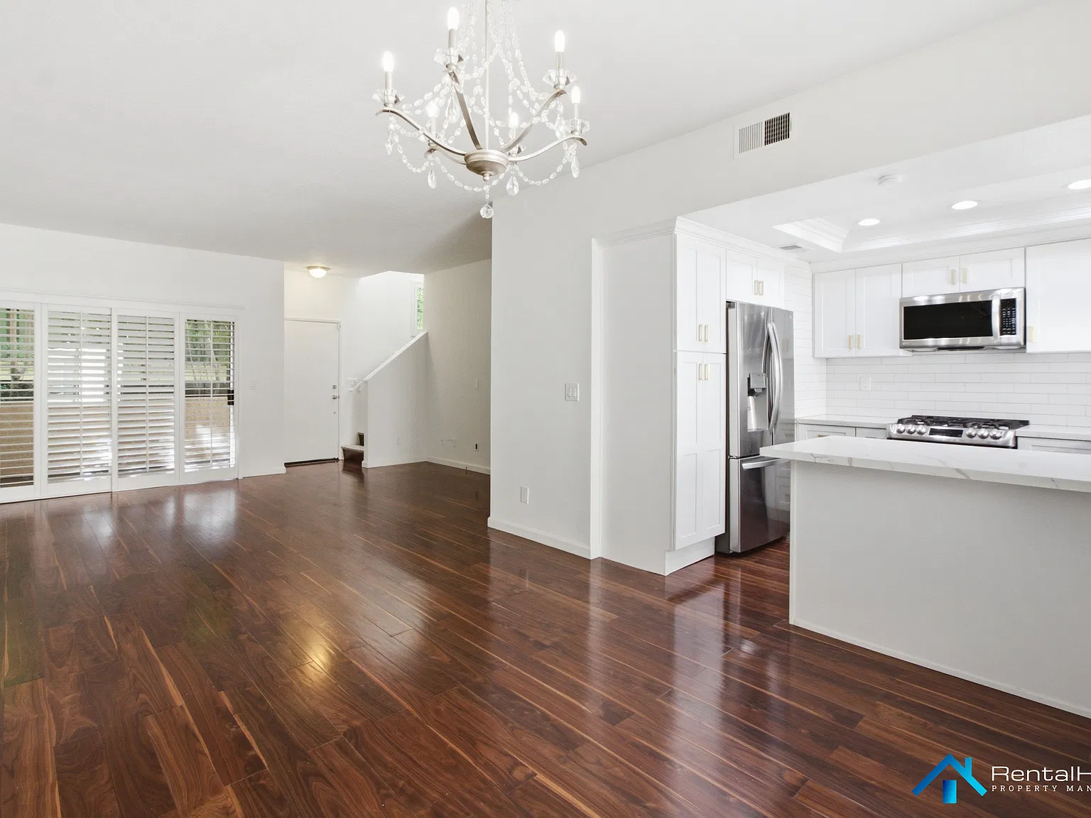 2 bed, 2.5 bath, 1150 sqft, $3,745 — Photo 4