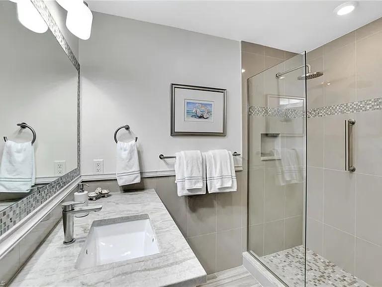 4041 Gulf Shore Blvd N #703 — Photo 18