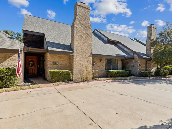 4223 Brook Tree Dr, Fort Worth, TX 76109