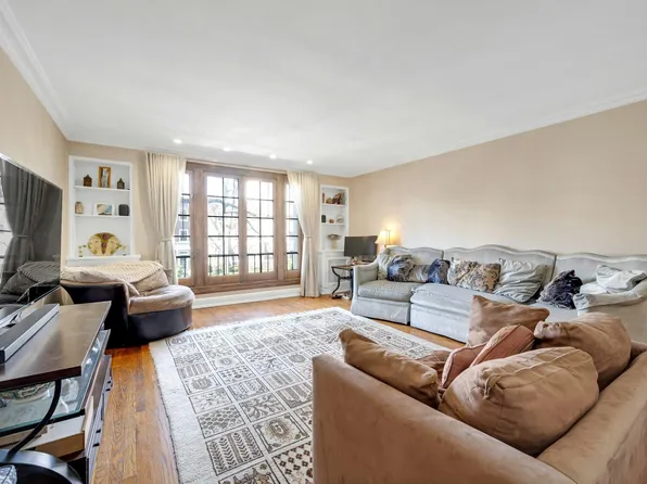 4 Brooklands #2J, Bronxville, NY 10708