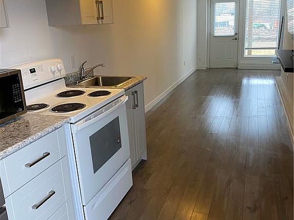 4th image of 59 Denistoun St