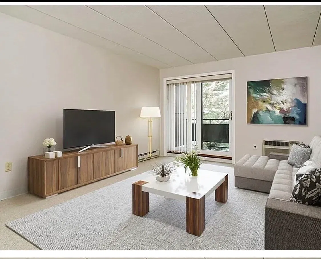 1 bed, 1.0 bath, 712 sqft, $2,300 — Photo 2