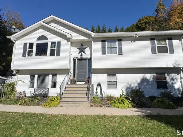 66 E Street, Derby, CT 06418