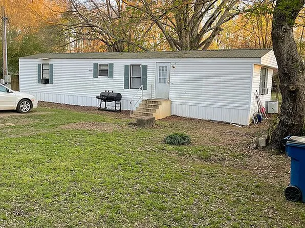 65 Penny Ln, Anniston, AL 36201