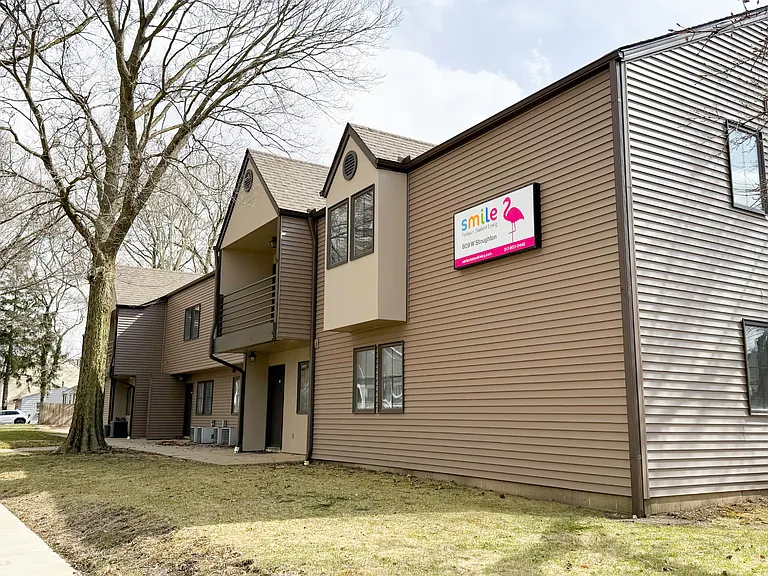 809 W Stoughton St — Photo 18