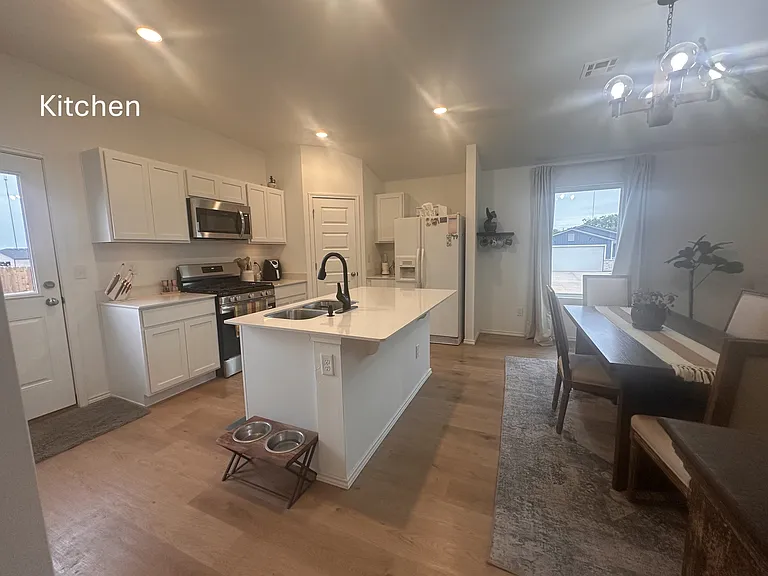 841 NE 101st St — Photo 6