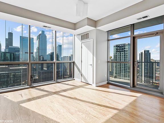 2nd image of 303 W Ohio St #3606