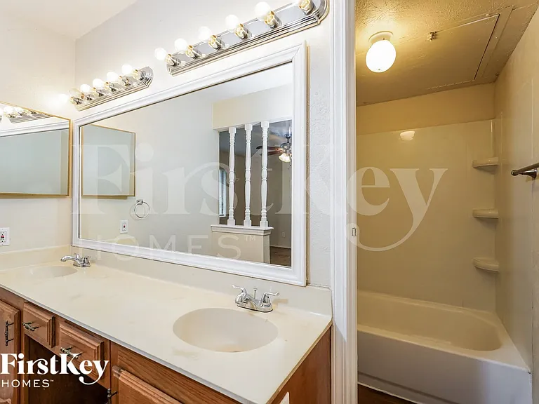 4841 Trailwood Dr — Photo 10