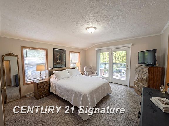 5th image of 277 Armstrong Ave