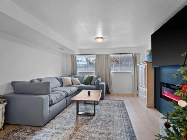 (undisclosed Address), Lehi, UT 84043